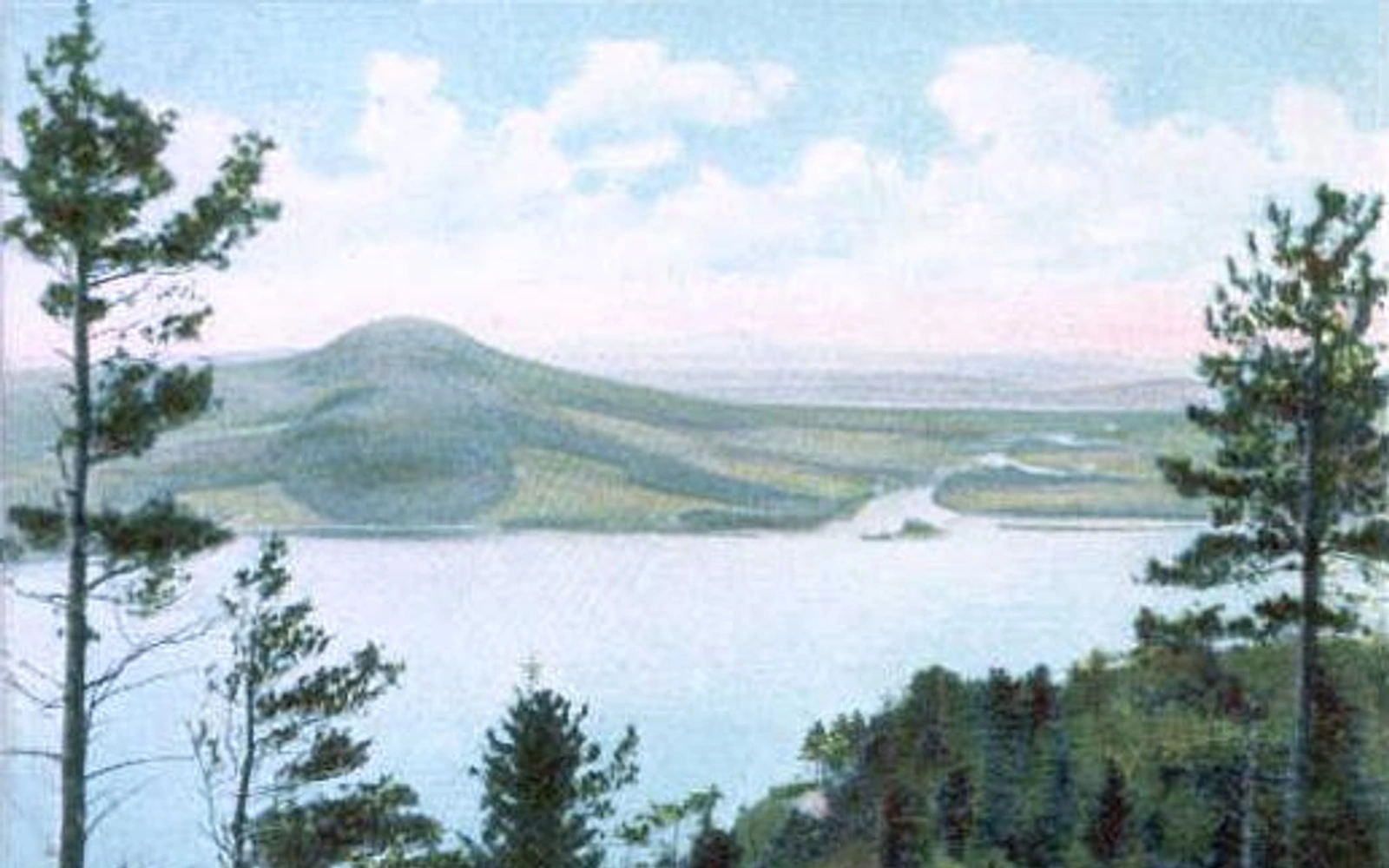 Lake area and mountain land in Knox County